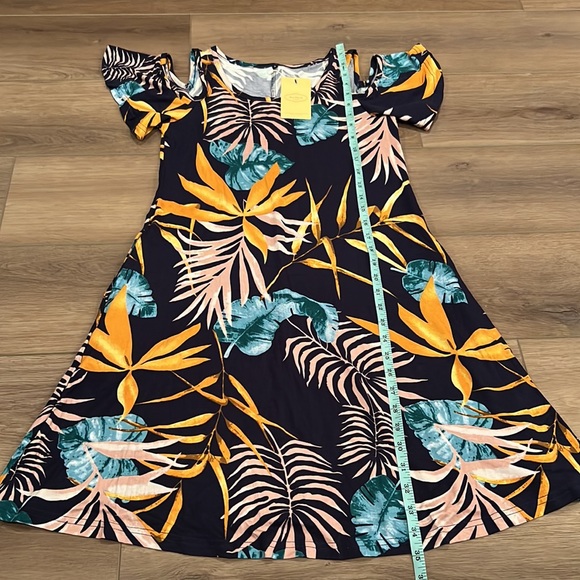 NWT Hao MeiLi Collection Cold Shoulder Hawaiian Tropical Dress w/Pockets - Picture 8 of 16